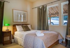 อื่นๆ 6 Stunning Waterfront Haven - Mountain Views, Dock, BBQ