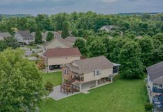 อื่นๆ 2 Wind Down Oasis: 2-Bed Oasis with River Access, Hot Tub, and Outdoor Fun – Sleeps 6 Comfortably