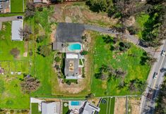 Others 3 Hawthorn Estate: Scenic Hilltop Retreat for Large Families & Group Celebrations