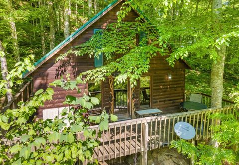 Others Hot Tub & No Pet Fee - Beary Secluded - Small Family Cabin in Red River Gorge, Kentucky!