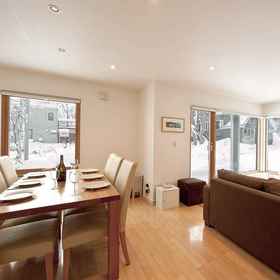 Logo 1 アバロンホリデーニセコ, ニセコ町 ホテル