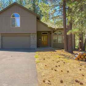 Logo 1 A/C, Hot Tub, Foosball, 5 Bd/3.5Ba - Mcn20, Lava Lands Visitor Center Hotels