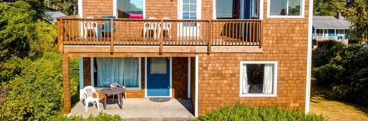 Others Rustic oceanfront home with beach views, deck, patio & fireplace - dog-friendly