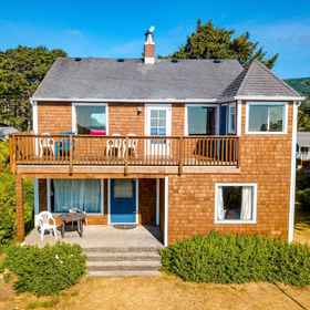 Hotel Exterior1Rustic oceanfront home with beach views, deck, patio & fireplace - dog-friendly,内哈莱姆湾州立公园飯店