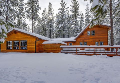 Others Charming Chalet with Private Hot Tub and Game Room - Cozy Retreat