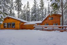 Others Charming Chalet with Private Hot Tub and Game Room - Cozy Retreat