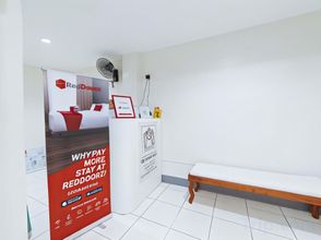 อื่นๆ 4 RedDoorz @ Plaza Jaro Iloilo