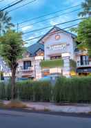 Hotel Exterior Luminor Hotel Jember by WH