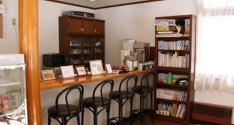 Others 2 Pension Arc-en-Ciel