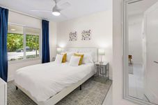 Khác Bnb Hyperion | Sunny 1Br Haven Near the Beach