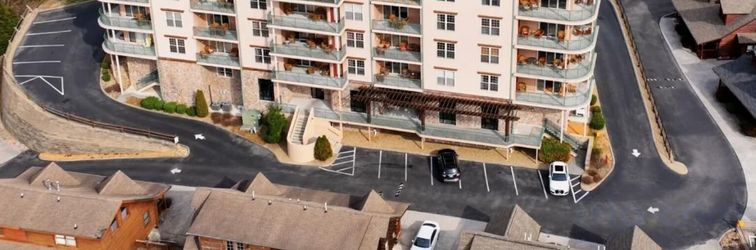 Khác Spectacular Views and Modern Comforts - Exquisite Smoky Mountain Retreat