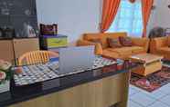 Lain-lain 4 OYO 92520 Safira Guest House Danau Ranau