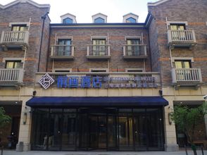 Lain-lain 4 Button Wood Hotel