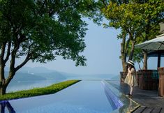 기타 5 HENTIQUE PINECONE HOTEL