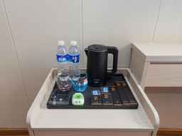 yifang hotel (guangzhou thirteen lines maternal and child medical center), USD 19.77