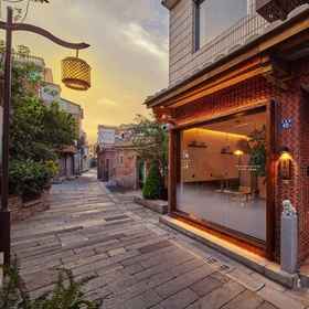 Logo 1 LAN INN, Southeast Peninsula Hotel Parking Lot 호텔