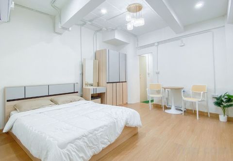 Lain-lain Moji Lamoon