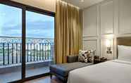 Others 4 Lux apartment~ Deluxe King with Balcony and Ocean View~King Bed