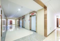 Others 2 Chengyue Suqi City View Cinema Light Living Homestay (Yimeng North Road New World Apartment)