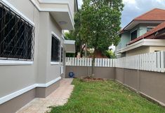기타 3 619 House