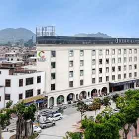 Hotel Exterior 1 丽呈禧悦嘉倍时光酒店(广州番禺亚运城店), 维也纳酒店停车场 酒店