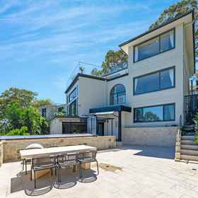 Hotel Exterior 1 Amazing Luxury House in Mosman, Hotel Crows Nest