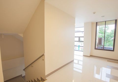 Khác Emerald Suites CDO