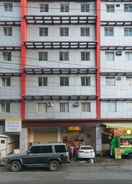 Hotel Exterior RedDoorz @ Crowne One Condo