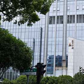 Hotel Exterior 1 Karlton Hotel, Amiling Hotels