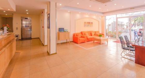 Lainnya 2 Kardashian Royal Hotel(Guilin Railway Station)