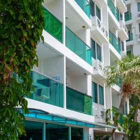 Hotel Exterior 1 Amazon Residence by Apartwell, Khách sạn Mandarin Suki & Dim Sum Halal Chi nhánh Pattaya