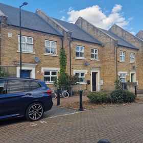 Hotel Exterior 1 Cozylease 3BR In Canary Wharf,Garden,Gym,Workspace, One Canada Square Hotels