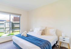 Others 6 Modern Home in Central Oakleigh East