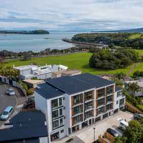 Logo 1 Orakei Gem - Seaview 3-Bedroom Townhouse, Campbells Bay Villas