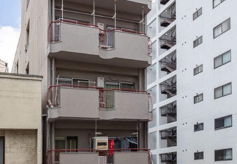 Others Arita Mansion 32,33