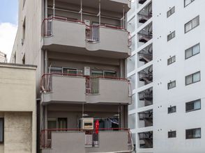 Others Arita Mansion 32,33