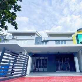 Logo 1 D'Kayangan Shah Alam Spacious Fully AirCon 12 PAX, Hotel Saujana