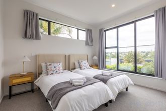 Others 4 Orakei Gem - Seaview 3-Bedroom Townhouse