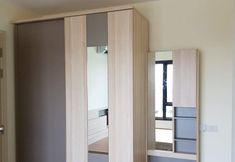 Others 4 #0 1BR Free pool&gym+ fast WIFI /Airport Link