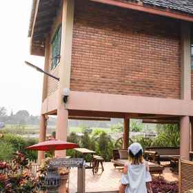 Hotel Exterior 1 "Live like a Local" Cottage, Hotel Chollada Land and House Park Chiangmai