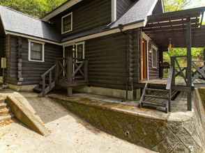 Others Lakeside Log House in Izu