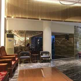 Hotel Interior/Public Areas 1 Li Xing Hotel (Guangzhou Panyu), Vienna Hotel Parking Lot Hotels