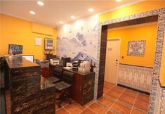 Lainnya 6 Billion Family Inn