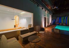 Others 2 Bohai Glass Art Homestay (Dadonghai Tourist Area)