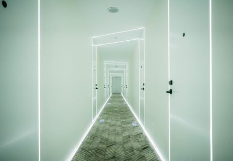 Others Jinglai Hotel · Light Luxury (Shanghai Zhongshan Hospital Jiashan Road Subway Station Branch)