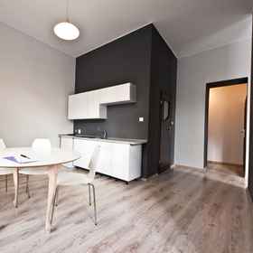 Others 1 Platinum Suites, 小波兰省 公寓