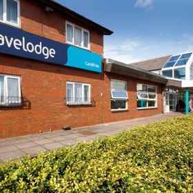 Hotel Exterior 1 トラベロッジ スウォンジー M4, ロスリ ホテル