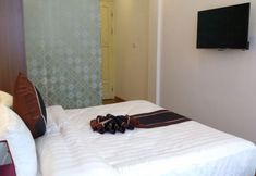 Others 6 Hovi Ma May