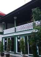 Hotel Exterior Losmen Kebun Indah