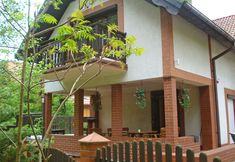 其他 4 Dom Pod Sosnami